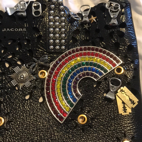 BNWT Marc Jacobs laser cut tote.🦄❤️🖤 - Picture 4 of 8